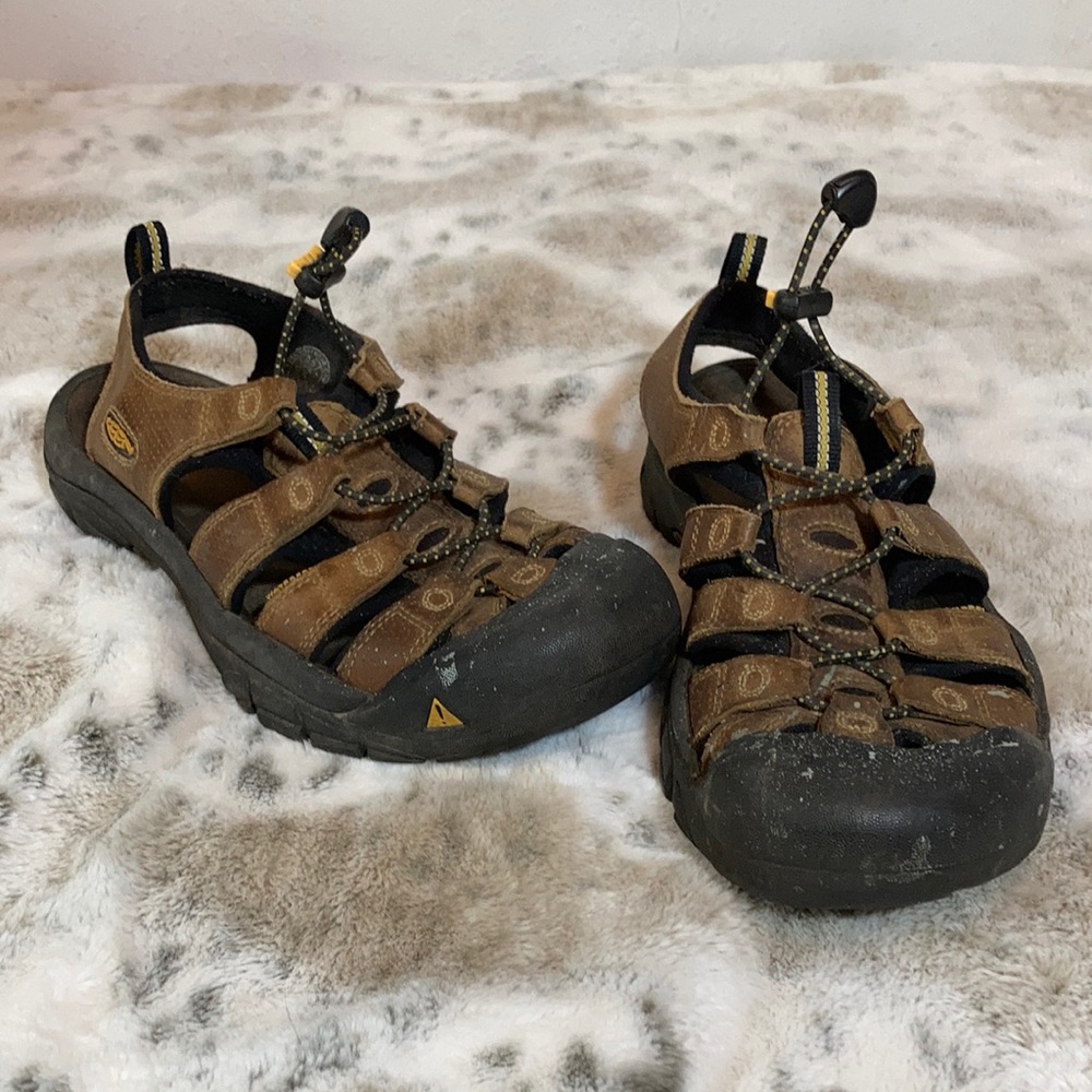 Keen sandals size 9.5 women’s